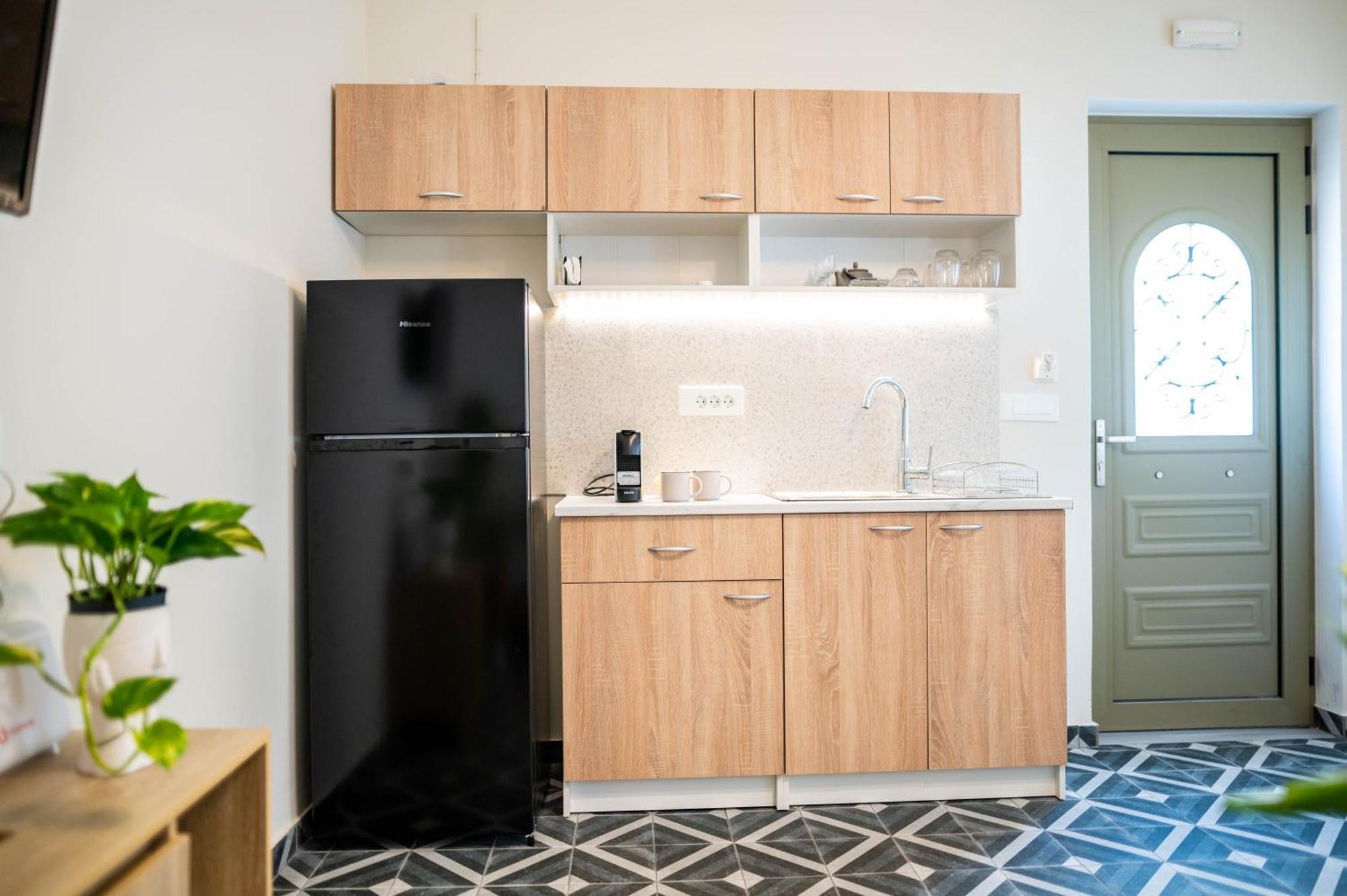 Kosnian City Suites B Экстерьер фото