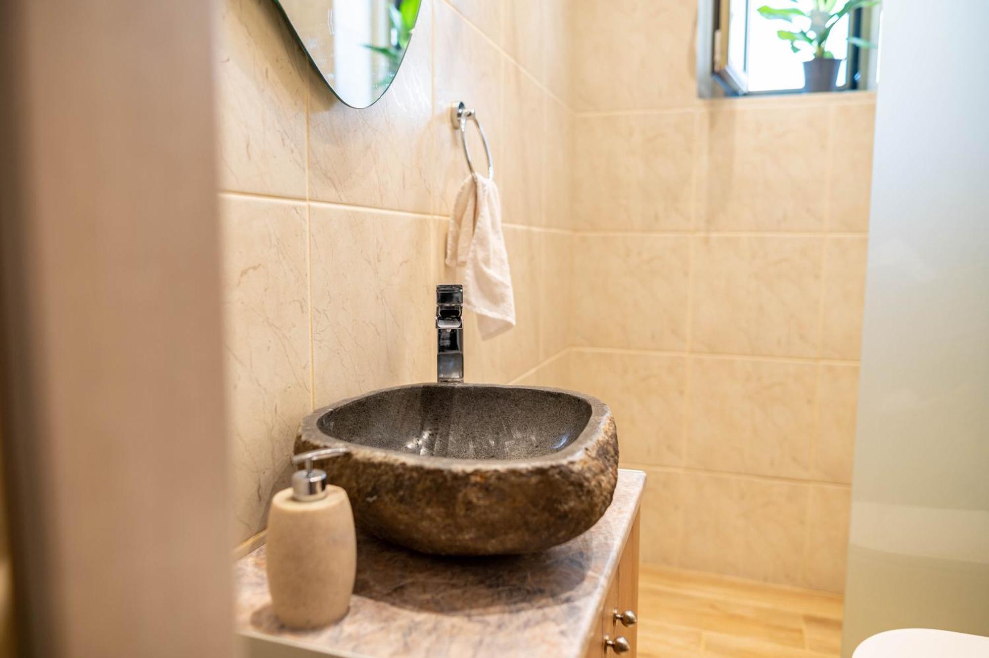Kosnian City Suites B Экстерьер фото